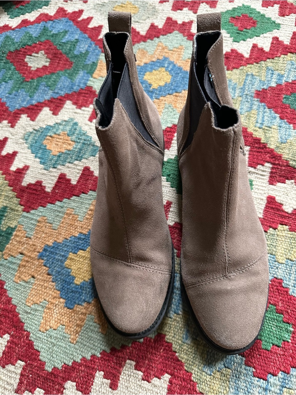 TOMS Marina Taupe Suede Chelsea Boots Lug Sole Ankle Booties Womens 9 10017448